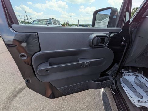 Used 2009 Jeep Wrangler Unlimited X AWD/4WD image 16