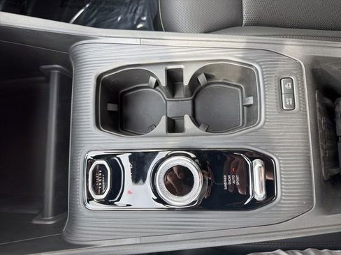 New 2026 Jeep Cherokee Overland w/ Advanced Pro Tech Group AWD/4WD image 18