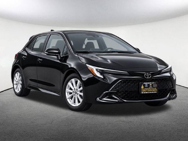 Used 2024 Toyota Corolla SE FWD image 2