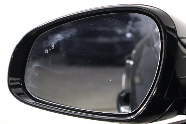 Used 2023 Genesis G70 2.0T RWD image 33