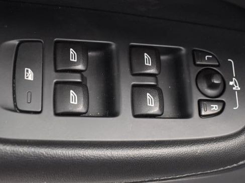 Used 2024 Volvo S60 B5 Core FWD image 21