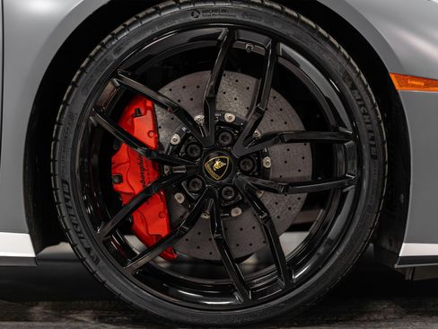 Used 2017 Lamborghini Huracan LP 610-4 Avio image 22