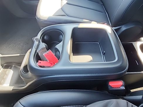 New 2026 Chrysler Pacifica Select image 42