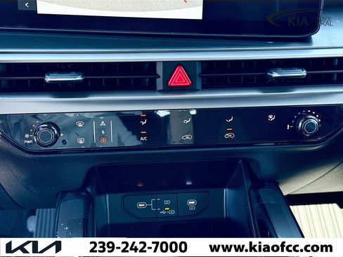New 2026 Kia Sorento LX FWD image 33