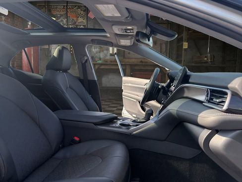 Used 2023 Toyota Camry XSE w/ Navigation Package image 15