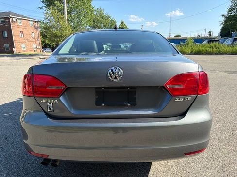 Used 2012 Volkswagen Jetta SE FWD image 4