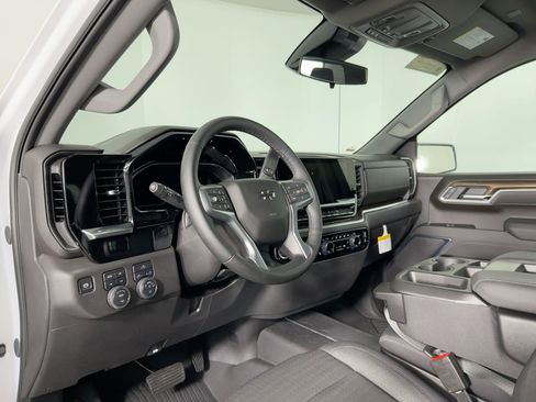 Used 2025 Chevrolet Silverado 1500 LT Trail Boss image 3