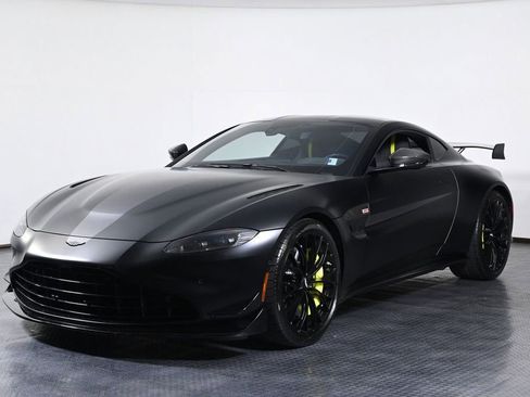Used 2023 Aston Martin V8 Vantage Coupe RWD image 1