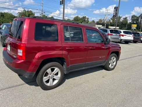 Used 2015 Jeep Patriot Latitude AWD/4WD image 7