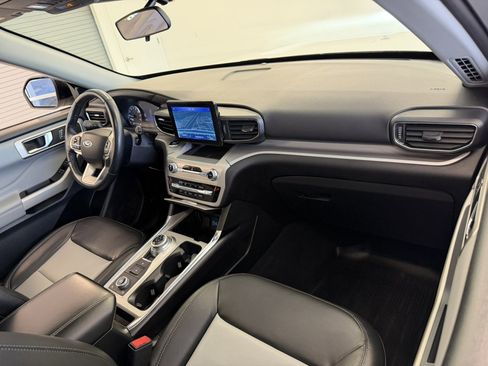 Used 2022 Ford Explorer XLT w/ Equipment Group 202A image 42