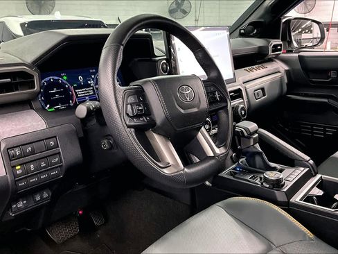 Used 2025 Toyota 4Runner Trailhunter image 17