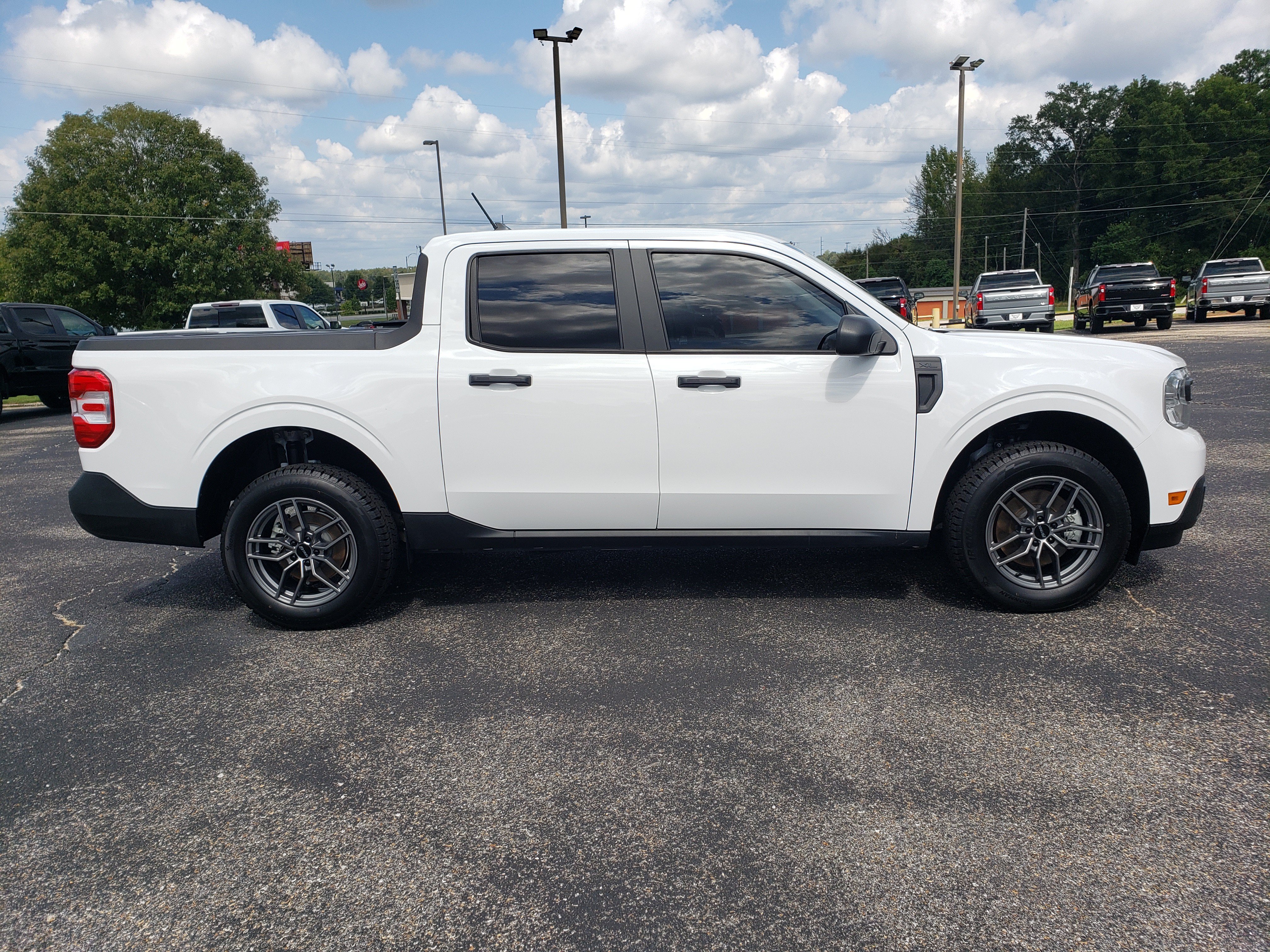 Used 2024 Ford Maverick XL FWD image 5