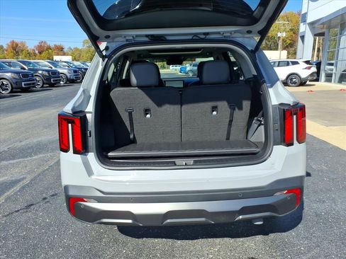 Used 2024 Kia Sorento SX image 7