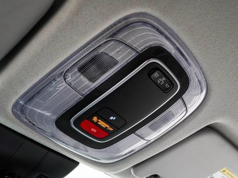 Used 2025 Hyundai Kona SEL image 31