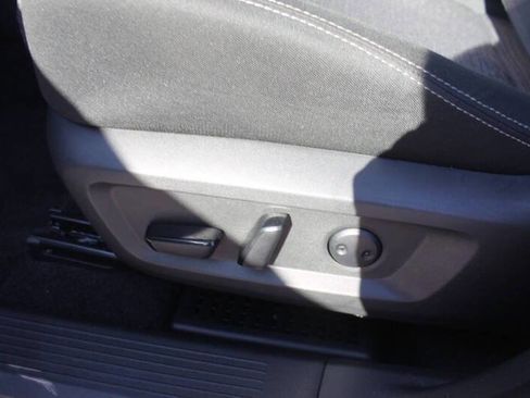 Used 2023 Nissan Rogue SV image 18