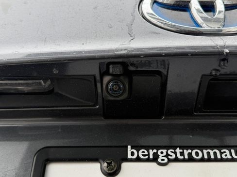 Used 2021 Toyota Highlander XLE image 11