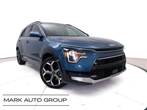 Certified 2025 Kia Niro EX Touring FWD image 1
