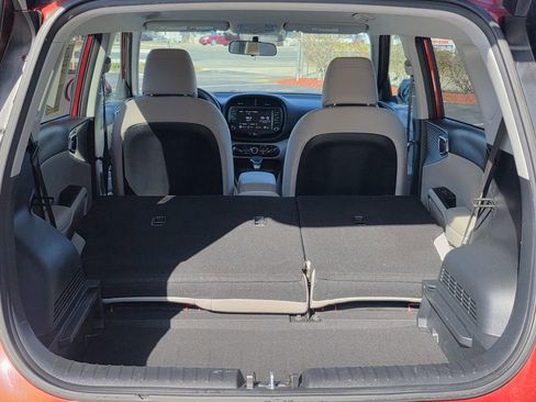 Used 2022 Kia Soul LX image 17
