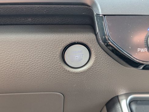 Used 2026 Kia Carnival FWD image 29