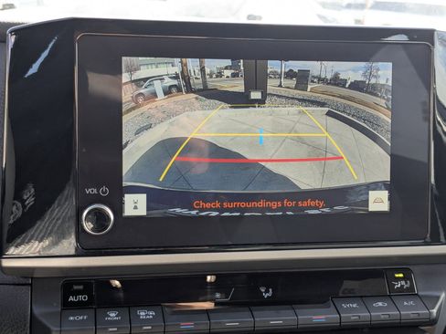 Used 2025 Toyota Camry SE image 23