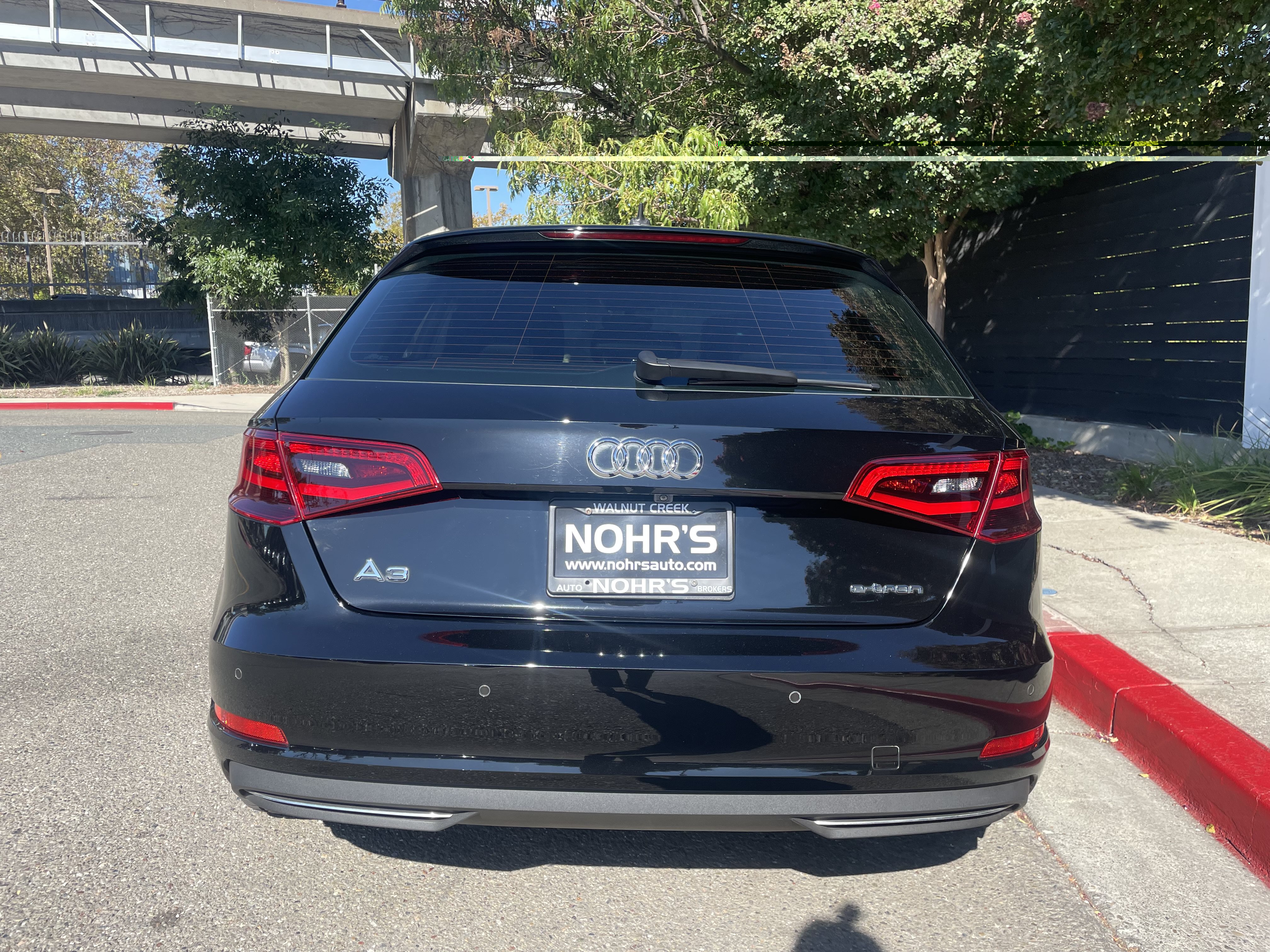 Used 2016 Audi A3 e-tron Premium w/ Audi MMI Navigation Plus FWD image 11