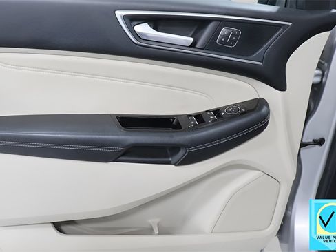 Used 2018 Ford Edge Titanium w/ Equipment Group 301A image 23