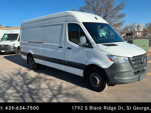 Used 2019 Mercedes-Benz Sprinter 170 Cargo image 7