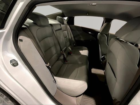 Used 2023 Chevrolet Malibu LT image 24