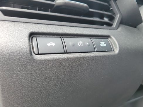 Used 2025 Nissan Altima 2.5 SV FWD image 21