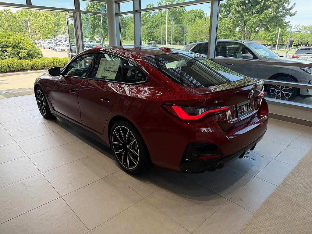 New 2026 BMW 430i xDrive w/ M Sport Package AWD/4WD image 4