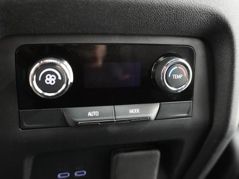 Used 2024 Chevrolet Traverse LT FWD image 42