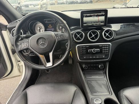 Used 2014 Mercedes-Benz CLA 250 4MATIC image 17