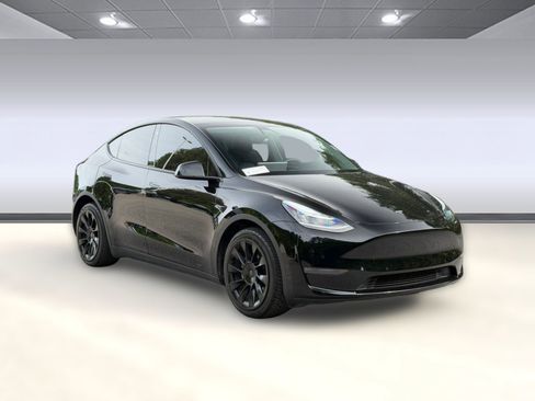 Used 2021 Tesla Model Y Long Range AWD/4WD image 7