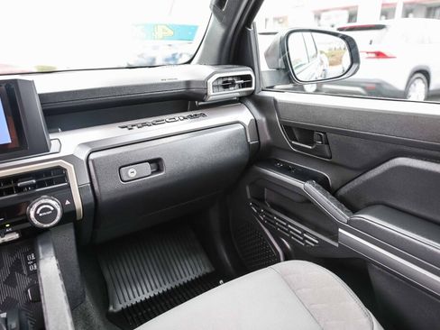 Certified 2025 Toyota Tacoma SR5 AWD/4WD image 6
