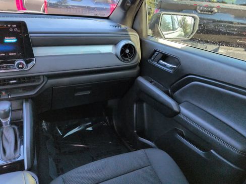 Used 2024 Chevrolet Colorado LT w/ LT Convenience Package RWD image 16