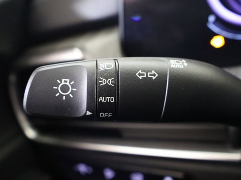 Used 2025 Kia Telluride EX w/ EX Captain's Chair Package image 33