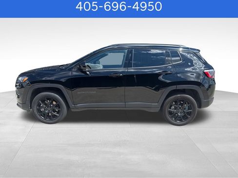 Used 2026 Jeep Compass Latitude AWD/4WD image 2