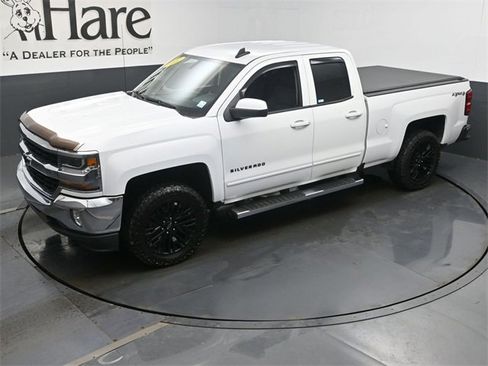 Used 2017 Chevrolet Silverado 1500 LT w/ All Star Edition image 39