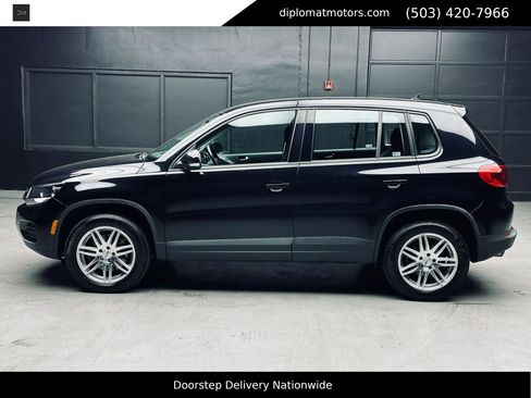 Used 2014 Volkswagen Tiguan S FWD image 3