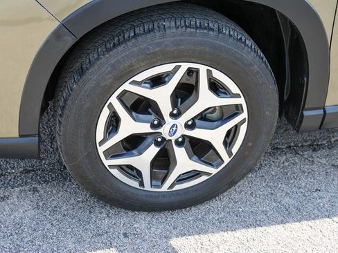 Used 2024 Subaru Forester Premium image 7