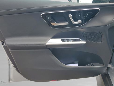 Used 2026 Mercedes-Benz GLC 300 image 17