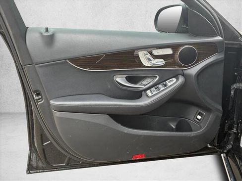 Used 2018 Mercedes-Benz C 300 4MATIC Sedan image 11