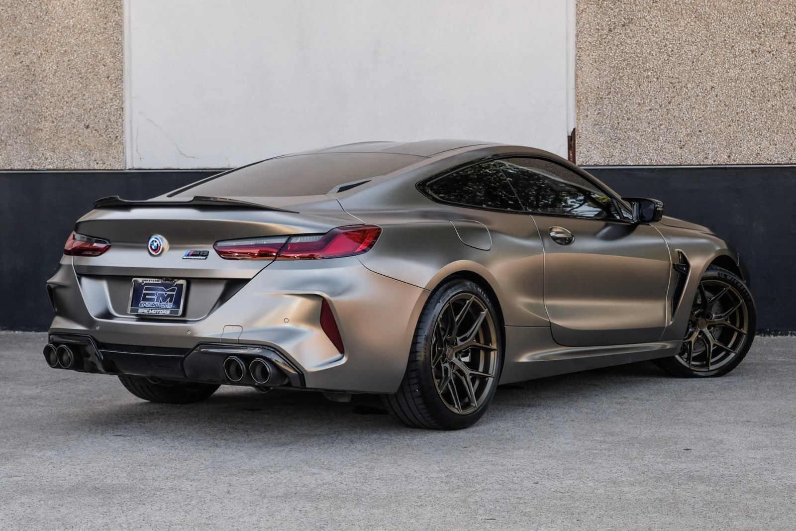 Used 2022 BMW M8 Competition w/ M Carbon Exterior Package AWD/4WD image 7