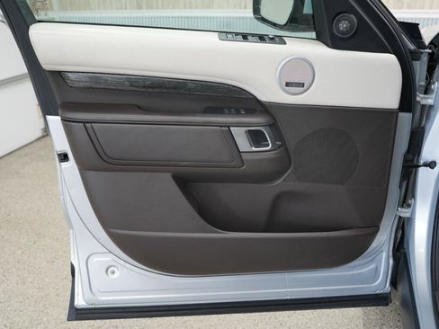 Used 2018 Land Rover Discovery HSE Luxury AWD/4WD image 29