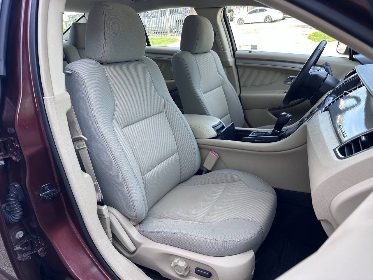 Used 2016 Ford Taurus SEL w/ Equipment Group 201A FWD image 39
