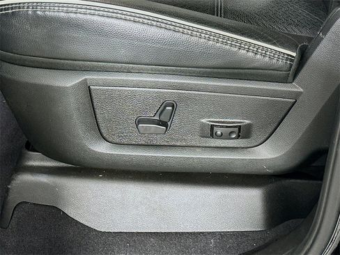 Used 2025 RAM 3500 Laramie image 23