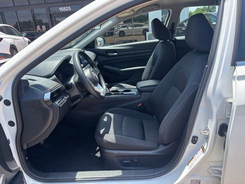 Used 2025 Nissan Altima 2.5 SV FWD image 27