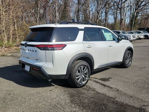 New 2026 Nissan Pathfinder SV image 4