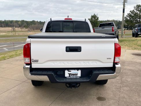 Used 2017 Toyota Tacoma SR5 w/ Tow Package image 5