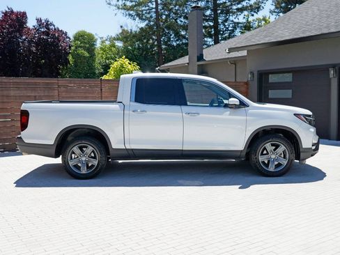 Used 2021 Honda Ridgeline RTL-E image 2